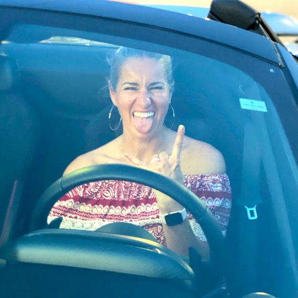 Meet your Posher, Jennifer - Picture 2 of 4